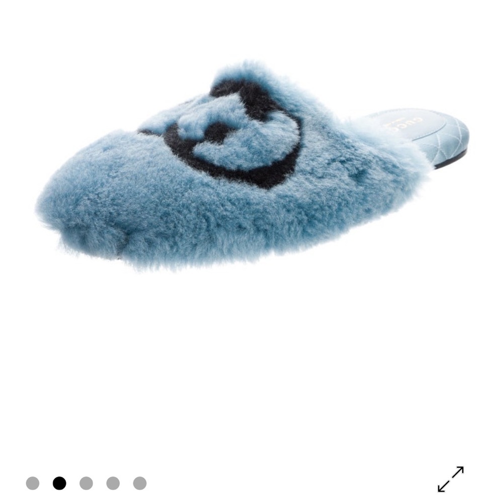 Gucci Blue Fur Slippers with Black Logo - Picture 3 of 5
